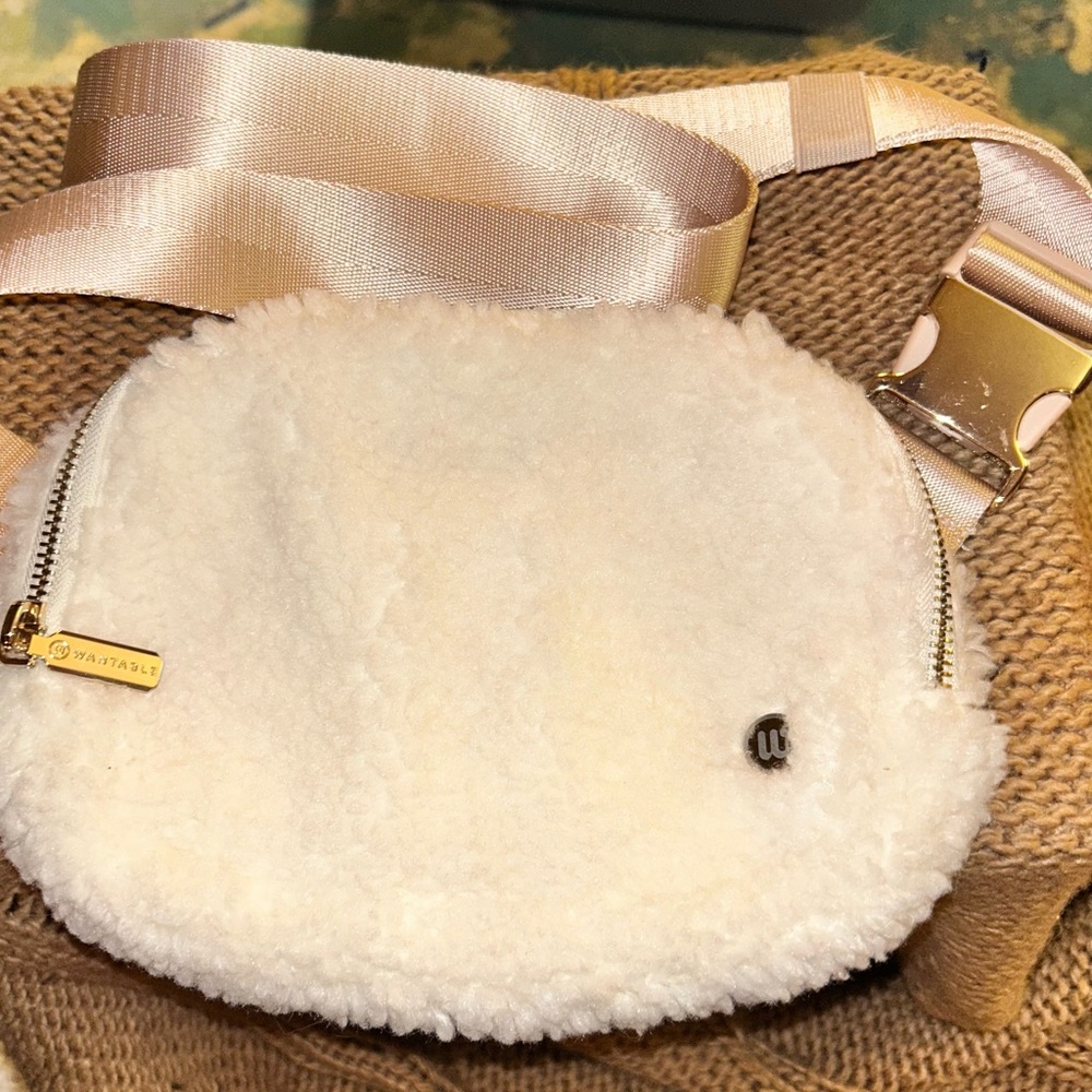 Wantable crossbody white fluffy Bag with Gold Zipper